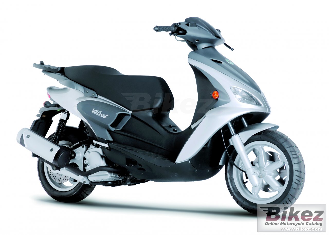 Big Benelli velvet 125 picture and wallpaper from Bikez.com